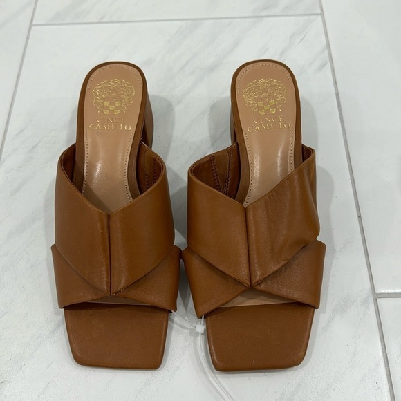 NEW! Vince Camuto Barn Brown Seedanta Heel - Size 7 - Picture 2 of 16